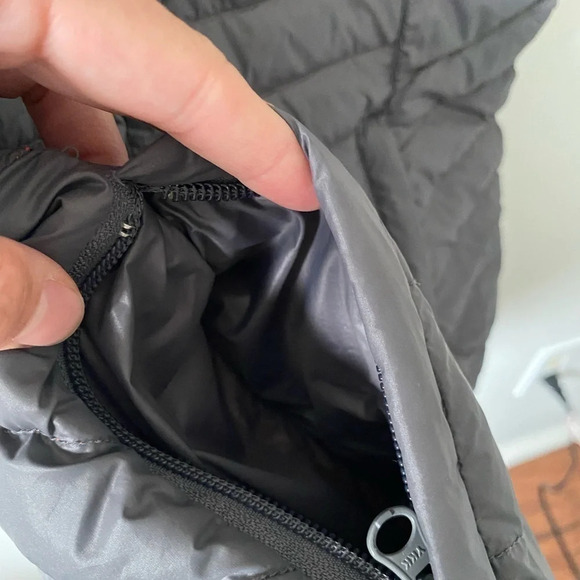 EUC Bernardo Goose Down Packable Puffer Vest Gray Size Small - Picture 4 of 8